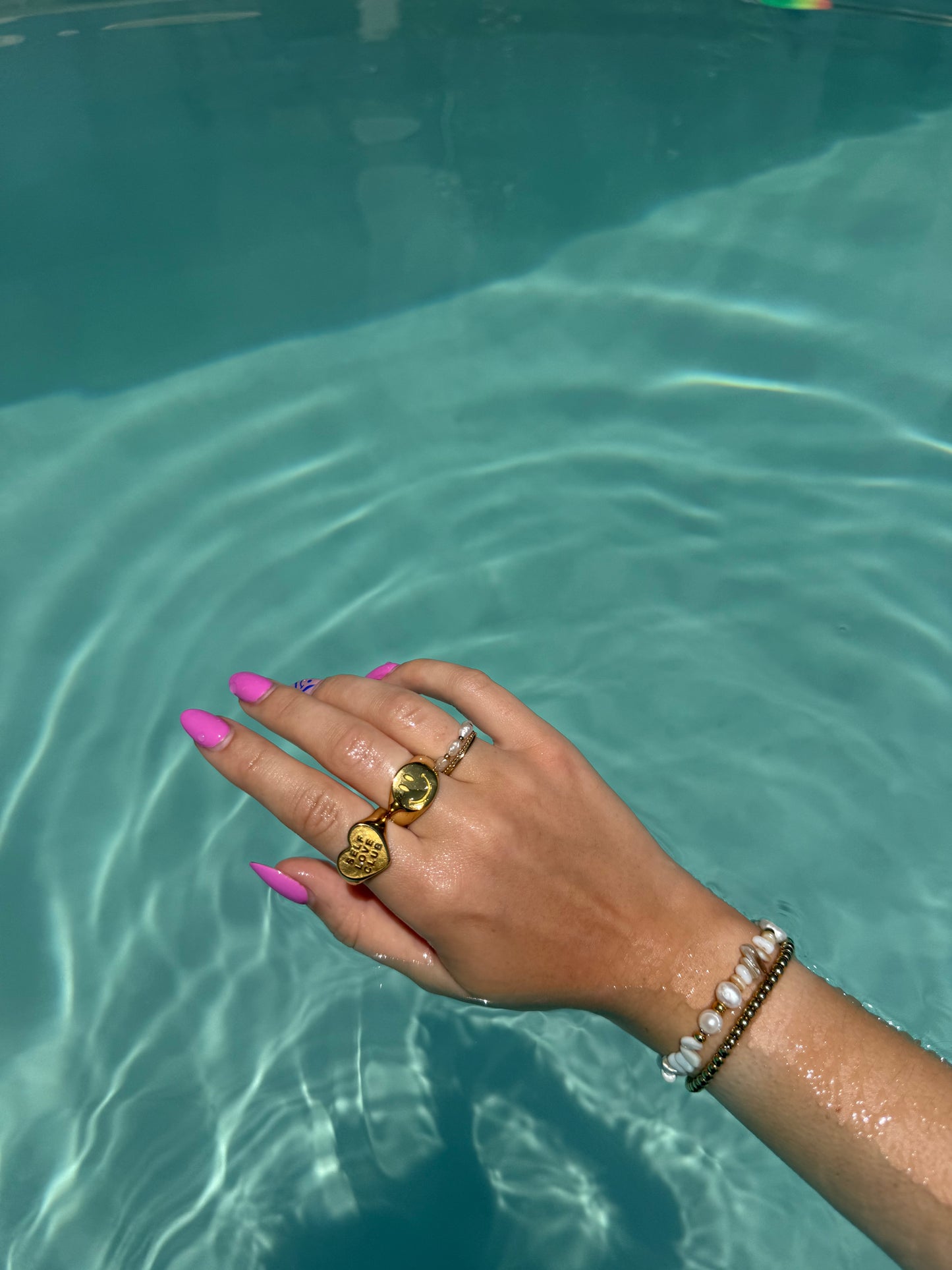 HAPPY RING