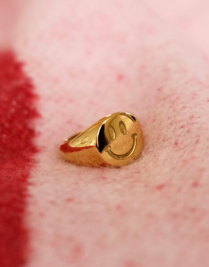 HAPPY RING